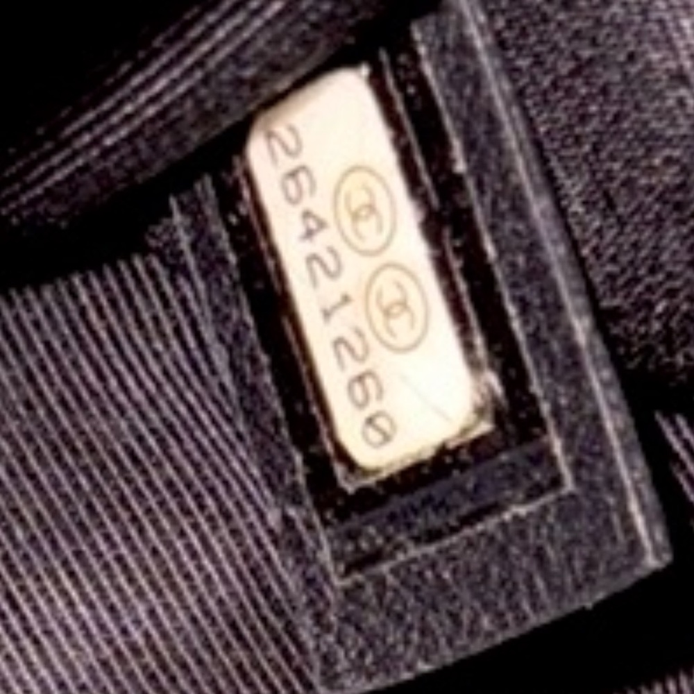 CHANEL Black and Silver Crossbody Bag with Chain Strap - Picture 9 of 11